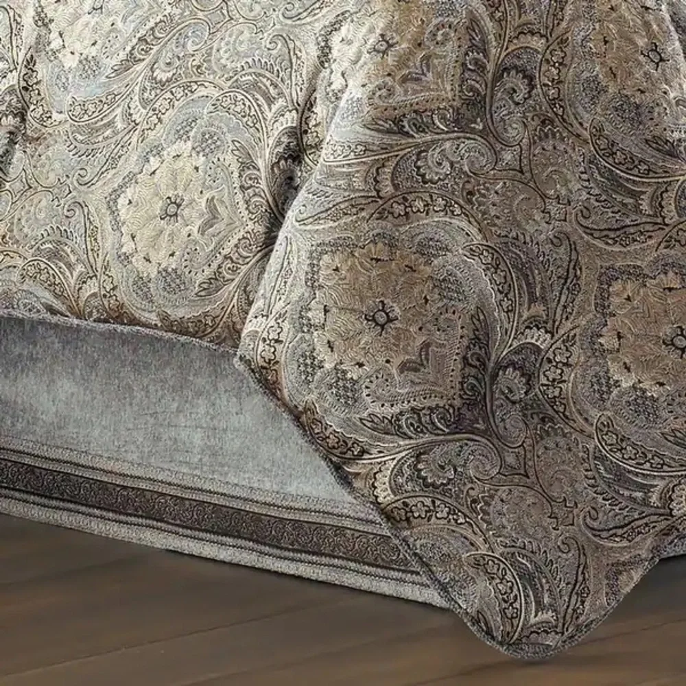 J. Queen New York Provence Comforter Set - Queen NEW